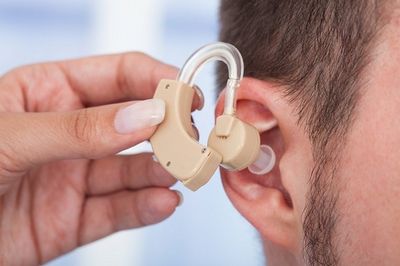 Bagaimana Alat Bantu Dengar Dapat Membantu Anda Meningkatkan Pendengaran Anda